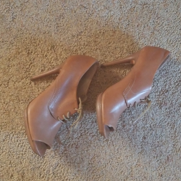 Michael Kors booties - Picture 3 of 8
